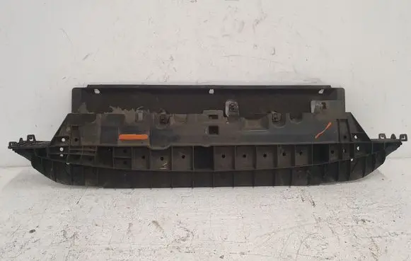Peugeot 208 I Engine splash shield/under tray 9673271680