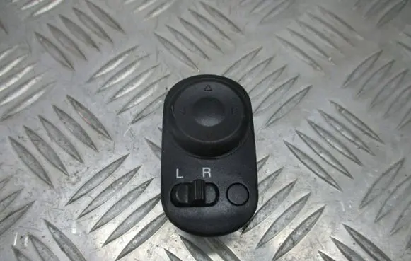 Chevrolet Lacetti Wing mirror switch
