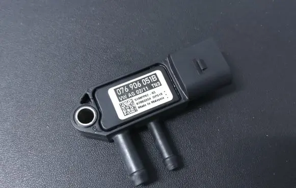 Volkswagen PASSAT B7 USA Exhaust gas pressure sensor 076906051B
