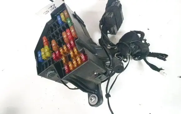 Volkswagen PASSAT B6 Fuse box set