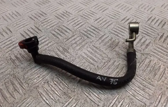 Fuel injector supply line/pipe
