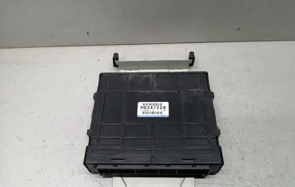 Mitsubishi Carisma Engine control unit/module MD347228 E2T68477H