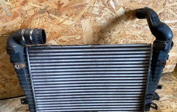Opel Zafira B Intercooler radiator 13243008 1681A 13243012