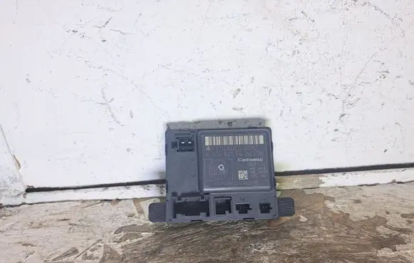 Mercedes-Benz Sprinter W906 Door control unit/module A9068205626