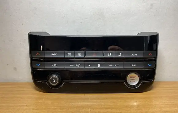 Jaguar F-Pace Climate control unit KX6318C858HB C2305