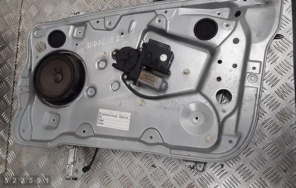 Skoda Fabia Mk1 (6Y) Rear door window regulator with motor 6Y1837752