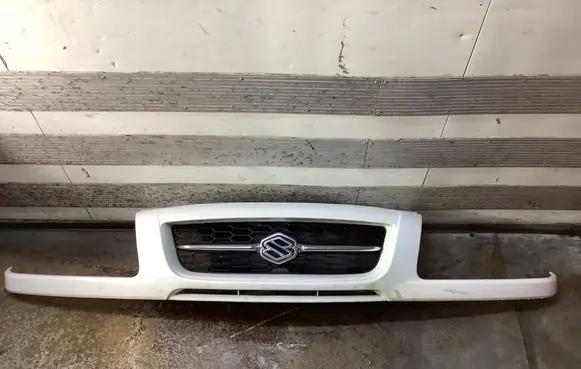 Suzuki Grand Vitara I Front grill 7211165DA0