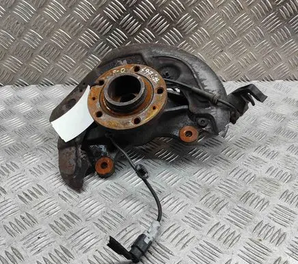 Peugeot 3008 II Front wheel hub 1647857080