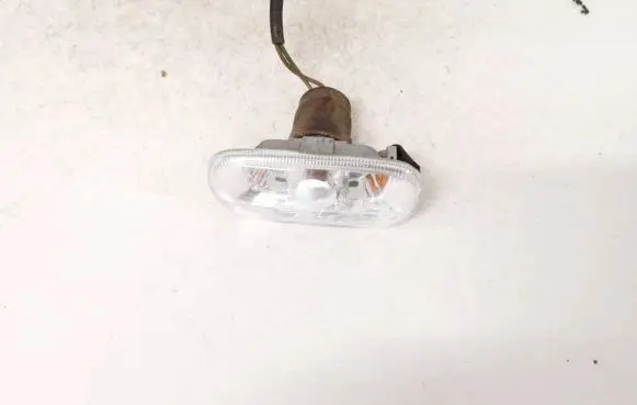 Audi A6 S6 C5 4B Front fender indicator light 8e0949127