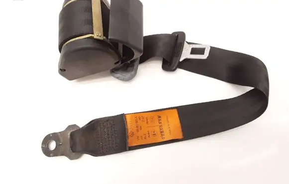 Rear seatbelt