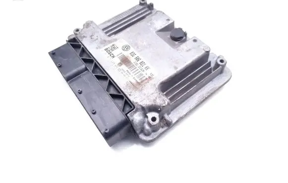 Volkswagen Jetta V Engine control unit/module 03G906021KK 0281013228 1039S15970