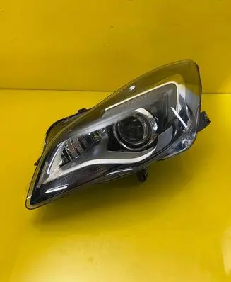 Opel Insignia A Headlight/headlamp 1ZT011166-01