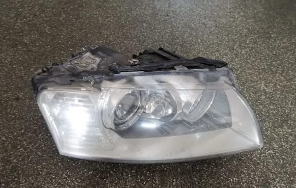 Audi A8 S8 D3 4E Headlight/headlamp