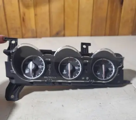 Speedometer (instrument cluster)