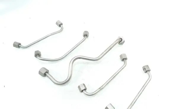 Fuel injector supply line/pipe