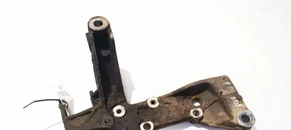 Volkswagen Golf V Front lower control arm/wishbone