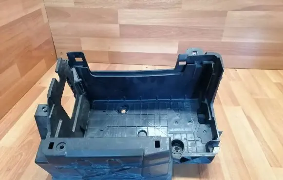 Battery box tray