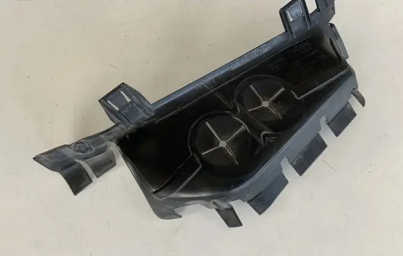 Audi Q7 4M Intercooler air guide/duct channel 4M0121283CB