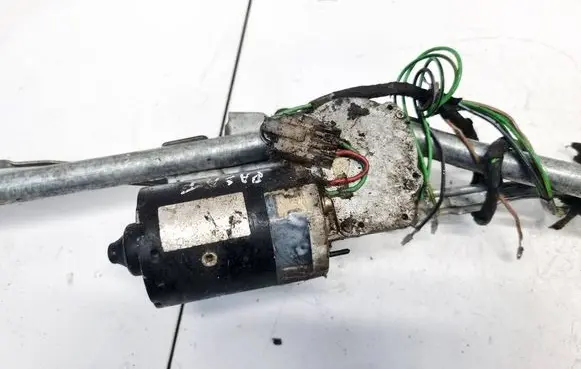 Volkswagen PASSAT B3 Wiper motor 357955113B