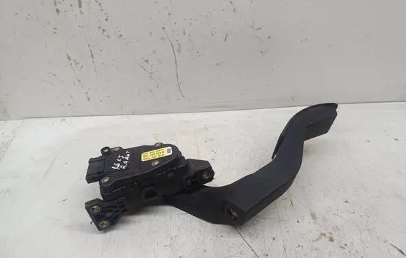 Audi A6 S6 C5 4B Accelerator throttle pedal 8D1723523A 6PV00802606