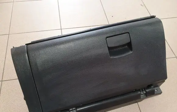 Subaru Outback (BS) Glove box 66208AL010