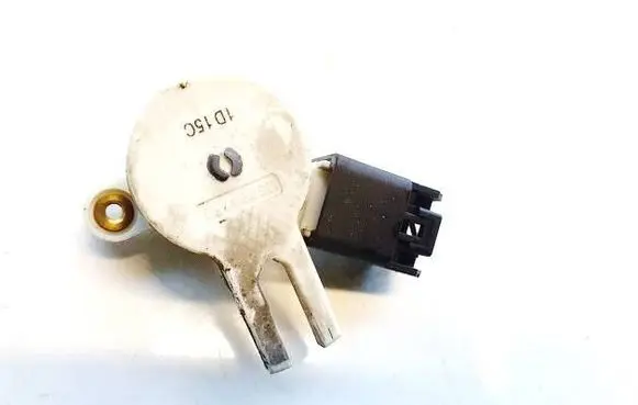 Opel Insignia A Clutch pedal sensor 25894753