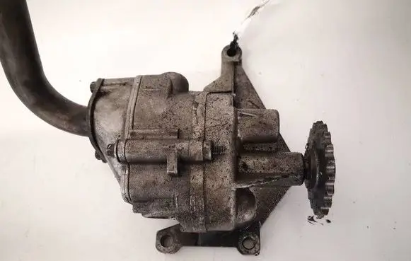 Mercedes-Benz Sprinter W906 Oil pump A6461810247 6111810201