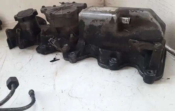 Toyota Avensis T220 Rocker cam cover 