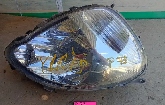 Toyota Yaris Headlight/headlamp