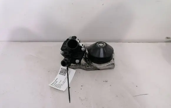 BMW 4 F32 F33 Water pump 8514458