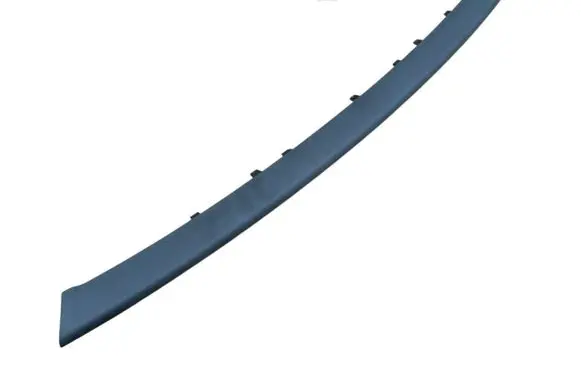 Front bumper splitter molding