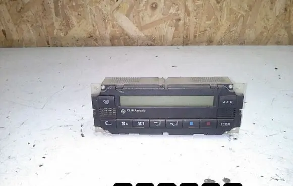 Volkswagen PASSAT B5 Climate control unit 5hb00761702
