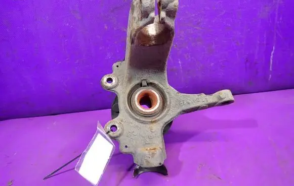 Ford Focus C-MAX Front wheel hub spindle knuckle