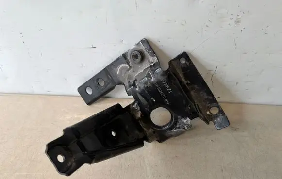 Mercedes-Benz GLE W167 Radiator support slam panel bracket A1676262400