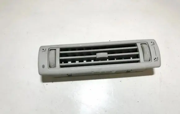 Seat Alhambra (Mk1) Dash center air vent grill