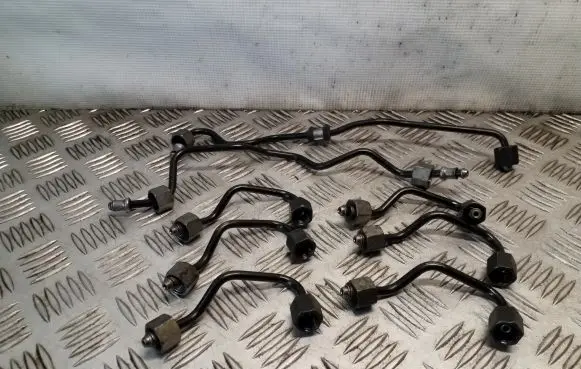 Jeep Grand Cherokee (WK) Fuel injector supply line/pipe 
