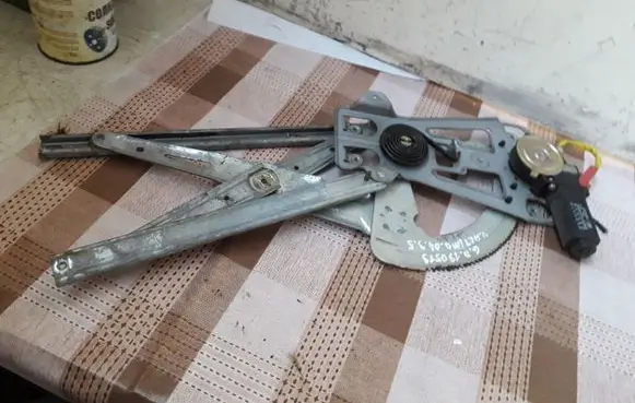 Nissan Altima Rear door window regulator with motor