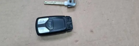 Audi A4 S4 B9 Ignition key/card 4M0959754T