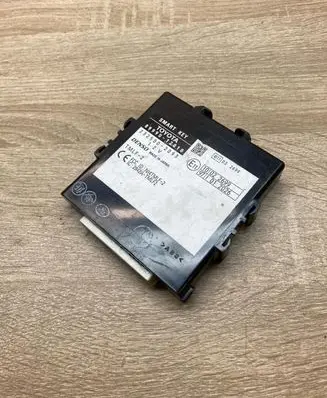 Toyota Auris 150 Keyless (KESSY) go control unit/module 8999012010 2325002093