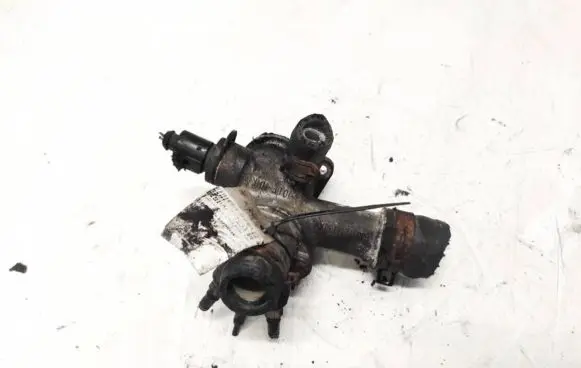 Volkswagen Golf Plus Engine coolant pipe/hose 038121133a