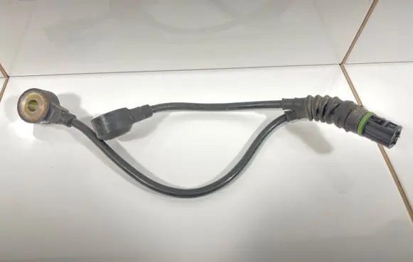BMW 1 E81 E87 Detonation knock sensor 7568422