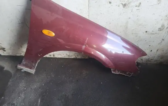 Nissan Almera N16 Fender