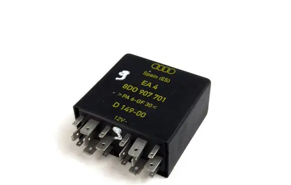 Audi A8 S8 D2 4D Light relay 8d0907701