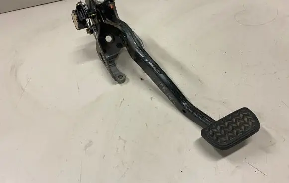 Toyota Prius (XW20) Brake pedal 5E1612 47010 89510