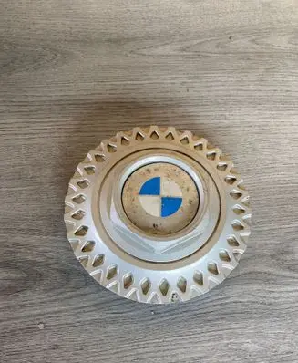 BMW 5 E28 Original wheel cap 36131180777 6137700