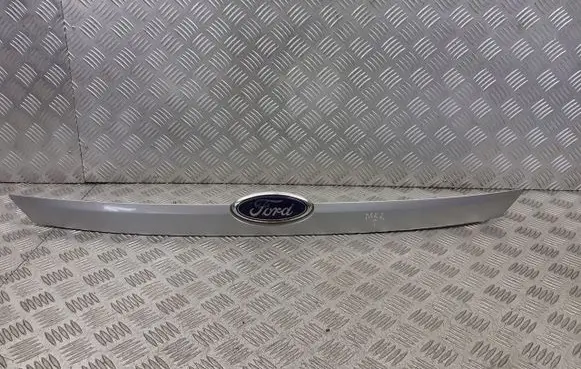 Ford Focus Rear window tailgate spoiler 8M51-A43404AC