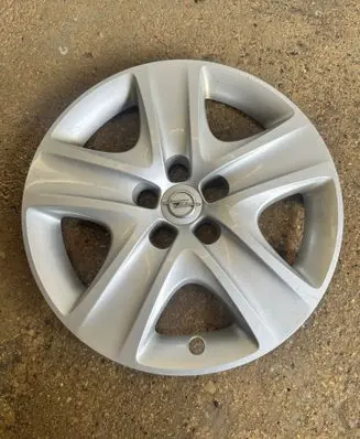 Opel Zafira C R16 wheel hub/cap/trim 461088395 13267806 13267807