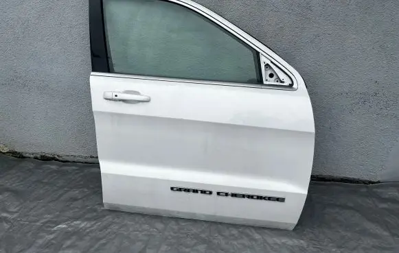Jeep Grand Cherokee Front door