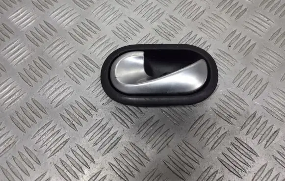 Renault Megane II Front door interior handle 8200028487
