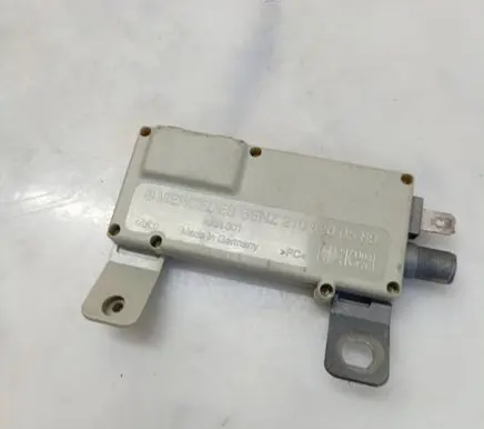 Mercedes-Benz E W210 Aerial antenna amplifier 2108200589
